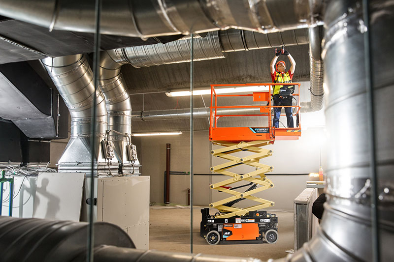 JLG introduces ES1930M micro scissor lift